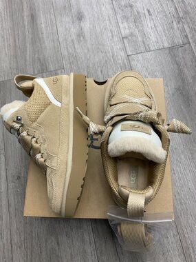 UGG W Lowmell Women’s Slippers – Sand